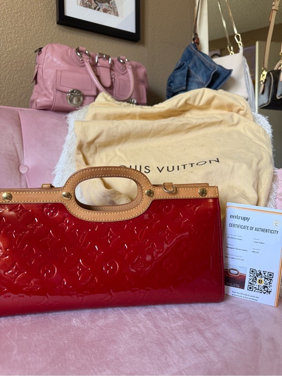 Louis Vuitton Handbags - 💯Auth! Louis Vuitton Roxbury Red Vernis Leather w Vachetta Trim & Gold Hardware